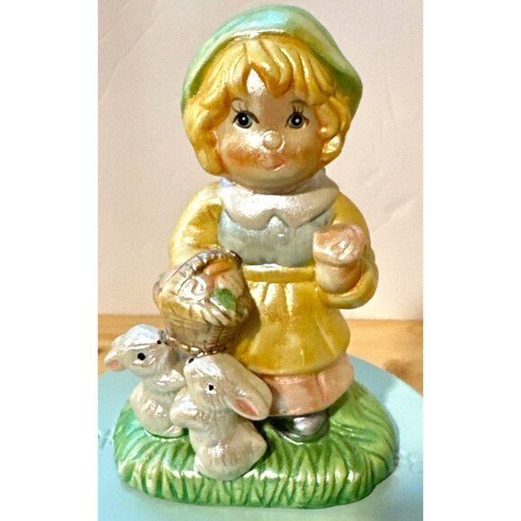 Vintage Kitsch Country Girl Figurine Porcelain Cottagecore Folksy Bunnies - Picture 1 of 6